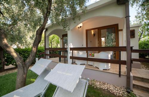 Mattinata House | melograno Holiday Home with Swimming Pool and Private Beach