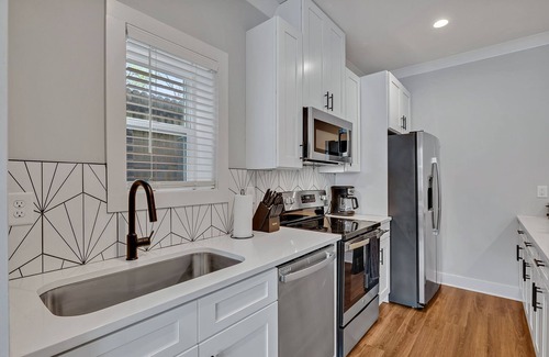 Historic Waverly House | Melrose Mezzo - 5 mins to Broadway - Rooftop