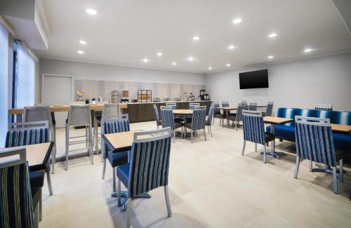 El Lago Hotel | Melrose @ Seabrook, BW Signature Collection by Best Western