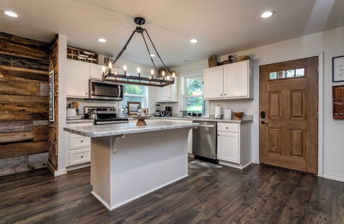 Tecumseh Cabin | Melt Your Stress Away at The Overlook