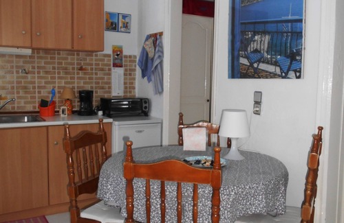 Marathokampos Apartment | Meltemia Studio Samos only 200 metres from Aegean Sea