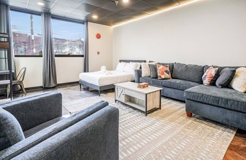 North Oakland Apartment | Melwood Suites Unit 107 Studio
