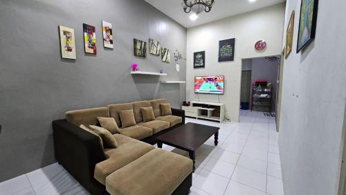 Kampung Semerah Padi House | Mem's Homestay Haziiq Jaya