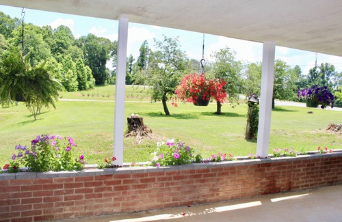 Byrdstown House | Mema and Pa’s Place