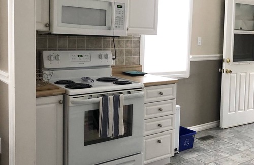 Barry's Bay House | ‘Memories’ Cottage in the Heart of Barry's Bay
