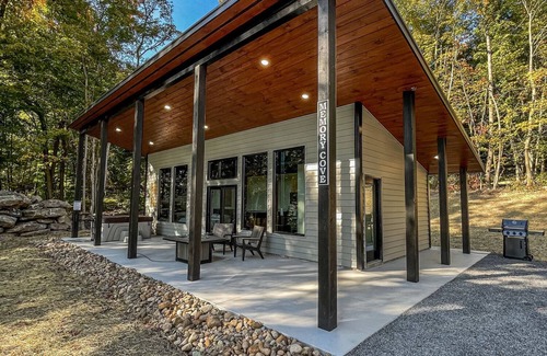Millersburg Cabin | Memory Cove at Tranquil Acres