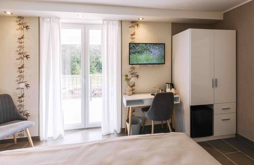 Bischofsheim an der Rhon House | Memory 01 - Charming apartment with balcony and view of the countryside