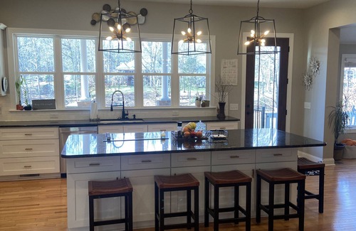 Mooresville House | Memory Maker| Lakefront |2 Main Level Master Suites | Family Friendly | Pets