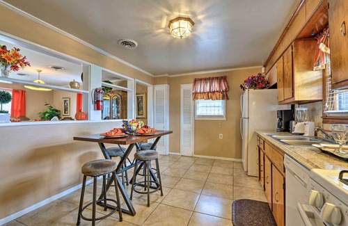 Whitehaven House | Memphis Home w/ Smoker, ~ 2 Miles to Graceland!