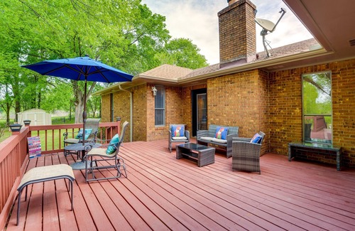 Capleville House | Memphis Vacation Rental Getaway w/Large Deck