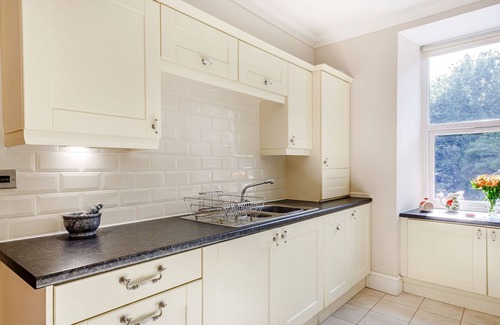 Brynrefail Cottage | MENAI VIEW, family friendly, with open fire in Llanfairpwllgwyngyll