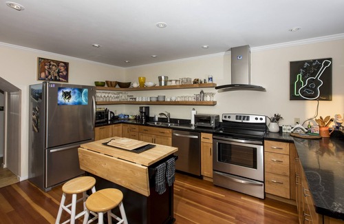 Mendocino Apartment | MENDO VILLAGE LUXURY OCEANFRONT PENTHOUSE, DOG FRIENDLY, VIEWS, WALK EVERYWHERE!