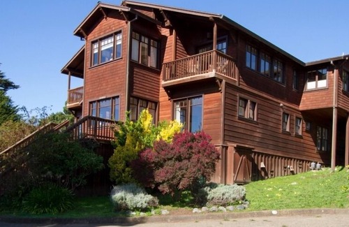 Mendocino House | Mendocino View West