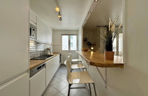 Zola - Pressense Apartment | Mendoza Suite