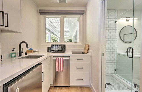 Linfield Oaks Apartment | Menlo Park Studio ~ 2 Mi to Stanford University