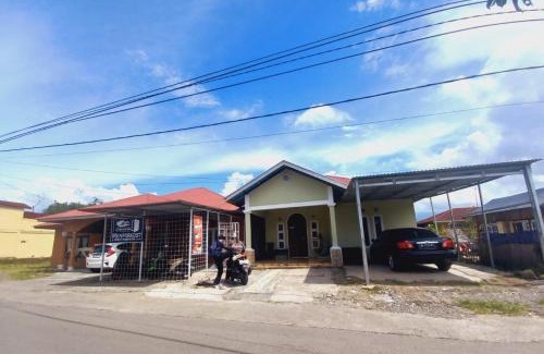 Bukittinggi House | MENPoRKOsT DaN FaMILY Homestay