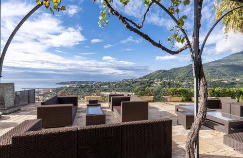 Menton Villa | Menton - Villa Piscine Vue mer, Suites privées