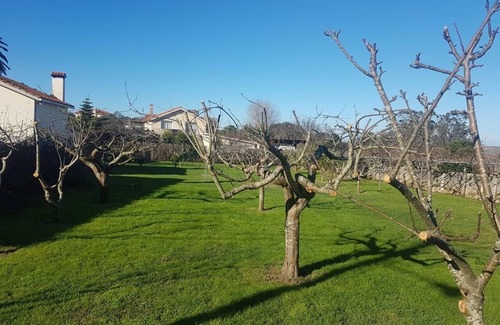 Oleiros House | Mera, house with large garden and 300m from the beaches