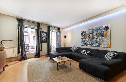Old Town Apartment | Mercaderes 16 by Clabao
