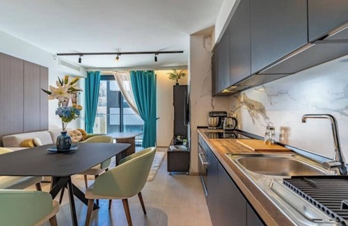 Paceville Apartment | Mercury Suites: apartment with access to the pool
