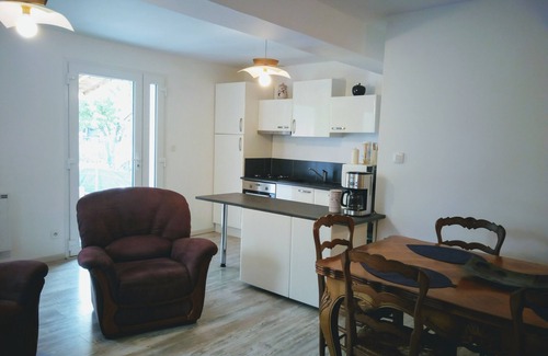 Mercus-Garrabet Apartment | MERCUS - GARRABET in the center of the village APARTMENT 49 m², 2 people.