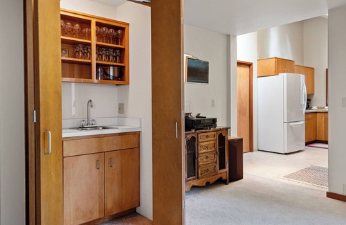 Overlook Park House | Meredith Lodging - Home with A/C, Dog Ok, Walking Distance to the SHARC!