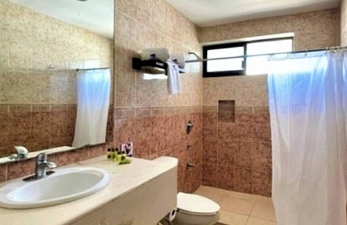 Centro Hotel | Mérida Getaway: Superior King Room with Outdoor Pool, WiFi & Relaxing Terrace
