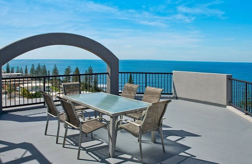 Kings Beach Apartment | Meridian Unit 19 Kings Beach QLD