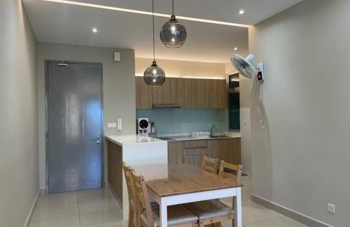 Masai Apartment | Meridin Bayvue - 3BR - 6 Pax - Near MMHE