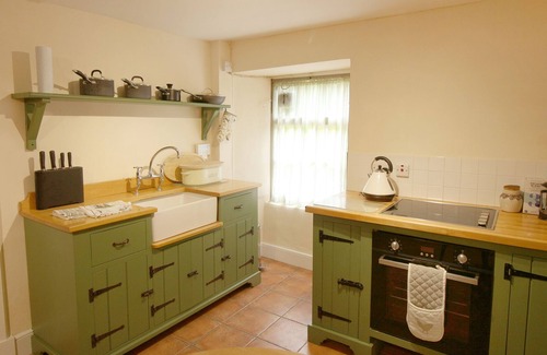 Biggar Apartment | Merlindale 5* self-contained, two bed/two bath apt. by River Tweed in NSA