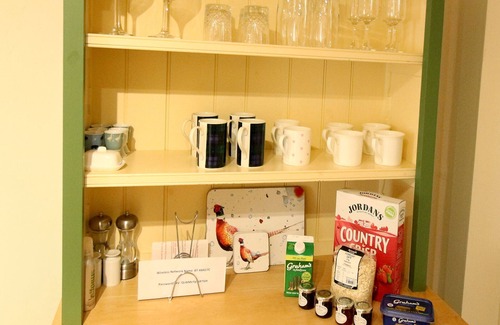 Biggar Apartment | Merlindale 5* self-contained, two bed/two bath apt. by River Tweed in NSA