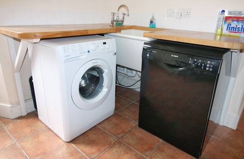 Biggar Apartment | Merlindale 5* self-contained, two bed/two bath apt. by River Tweed in NSA