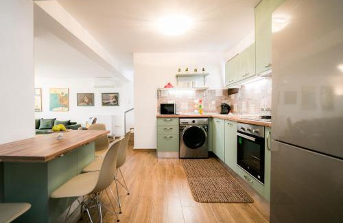 Koropi Apartment | Mermaid Beachfront Villa