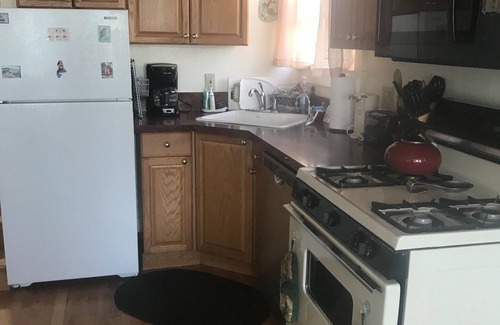 Pacific Grove Cottage | Mermaid Retreat, PET FRIENDLY, One Week Minimum Stay, Permit #0027