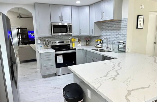 Dobson Ranch House | Mesa 4BR Home big Pool & Jacuzzinn