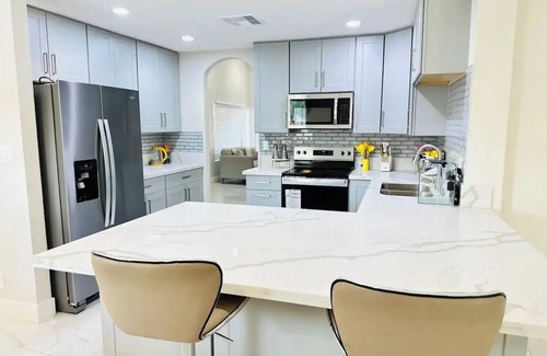 Dobson Ranch House | Mesa 4BR Home big Pool & Jacuzzinn