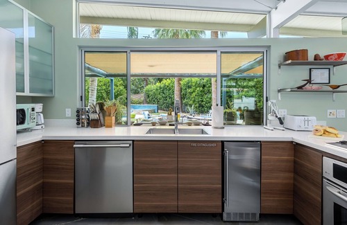 The Mesa House | Mesa Mid-Century - Walk to South Palm Springs!