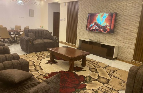 Manyimbo Apartment | Meshaal heights Apartment Kizingo-Mombasa, Kenya