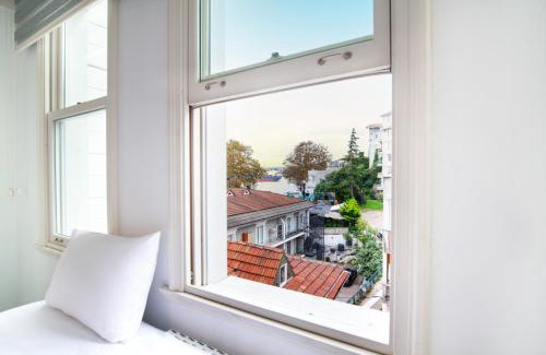 Rumeli Hisari Apartment | Mesmerizing Flat with Bosphorus View in Sariyer