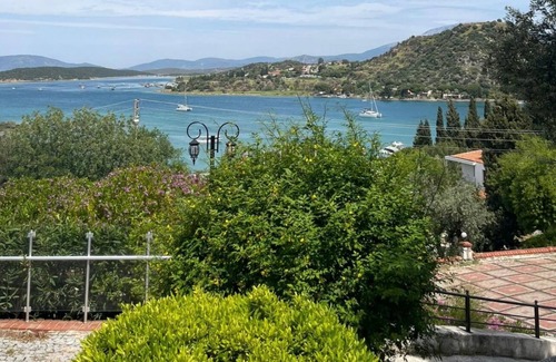 Ildır Koyu Apartment | Mesmerizing Flat with Shared Pool in Cesme
