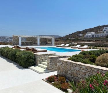 Agios Ioannis Villa | Mesmerizing 5bed Villa with Pool in Kanalia