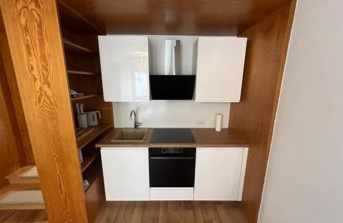 Tiefenbroich Apartment | Messenahe Moderne Zwei-Zimmer-Wohnung 42qm