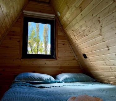 Bagvdanari Ski Chalet | Mestia Sunrise Cottage, 1BR Mountain Stay Svaneti