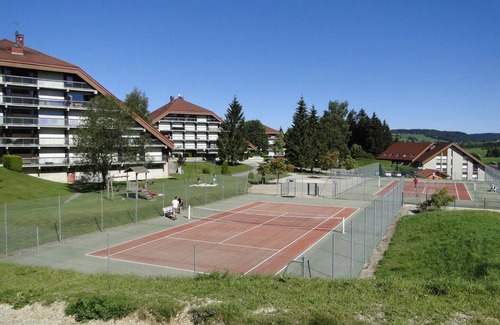 Metabief Apartment | METABIEF -QUARTIER BEAUSOLEIL - FRONT DES PISTES Building - Apartment sleeps 4