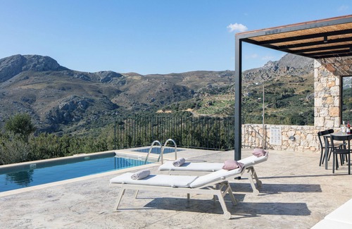 Agios Vasileios Villa | Metatulia 4 villa,sea views,pool,Souda,Plakias