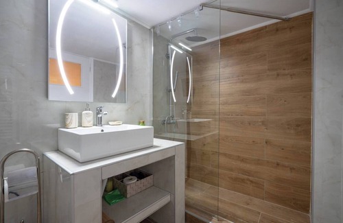 Kerameikos Apartment | Metaxourgio 3 persons apartment by MPS