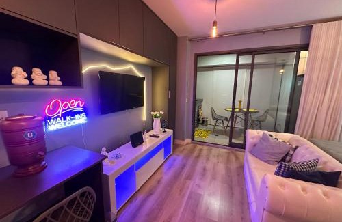 Sao Paulo Apartment | Metrô Vila Madalena, Vaga de Garagem, Piscina Aquecida