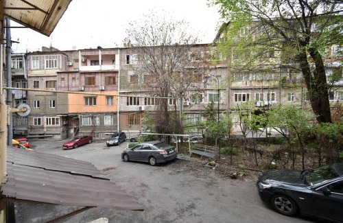 Arabkir Apartment | Metro 2