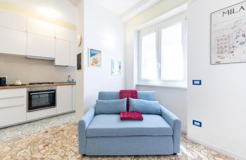 Dergano Apartment | Metro M3 - 10 min Duomo - Cozy Apt W Balcony and AC