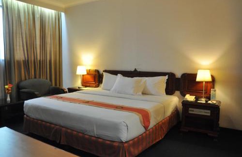 Semarang Hotel | Metro Park View Hotel Kota Lama Semarang